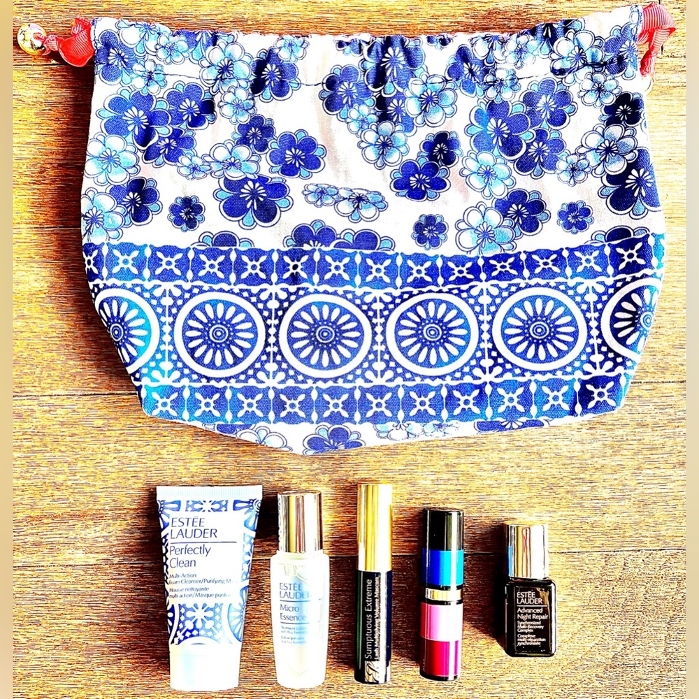 Estée Lauder Bundle! Skincare & Makeup Items w/ Cosmetic Bag🛍️ **BRAND NEW!🎁**